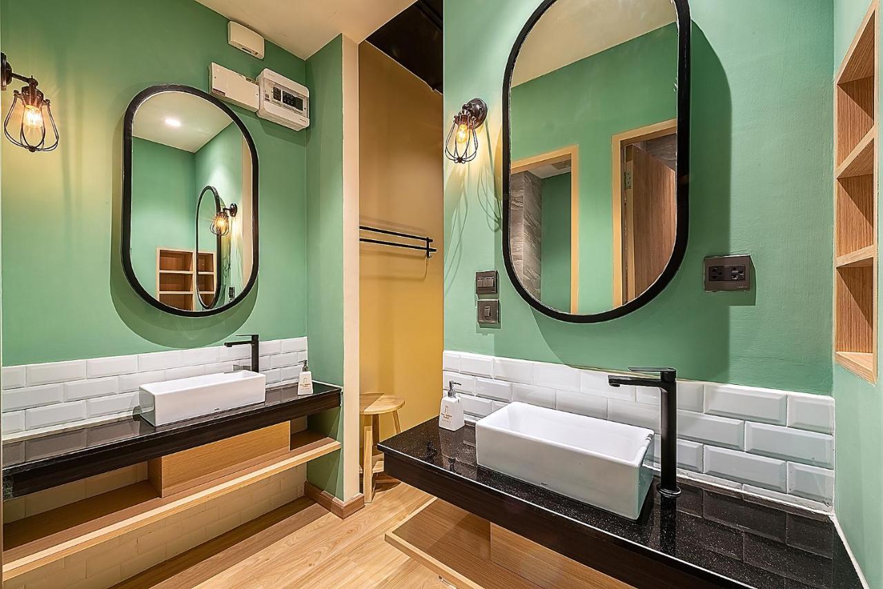 Phra Nakhon Poshtel Hostel Bangkok Exterior photo