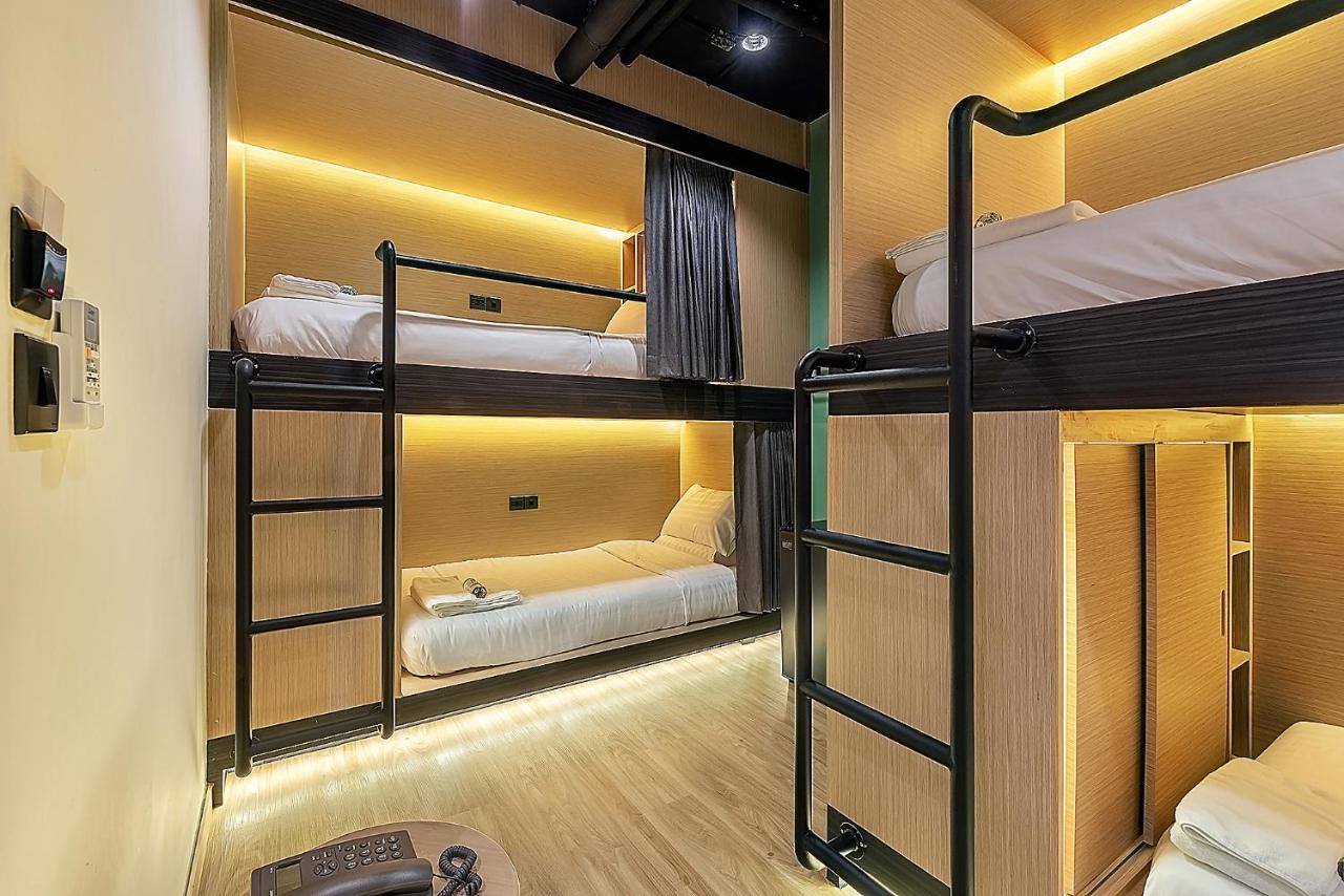 Phra Nakhon Poshtel Hostel Bangkok Exterior photo